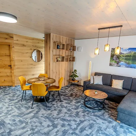 F2 Apartment *